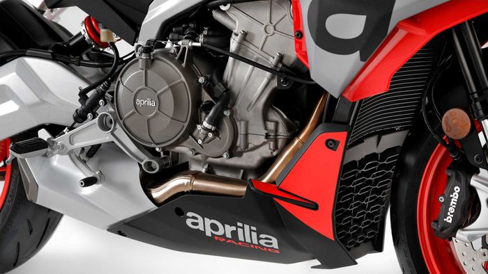 So sánh giữa Aprilia Tuono 660 và Triumph Trident 660: Lựa chọn naked bike nào? Aprilia Tuono 660 (3).jpg