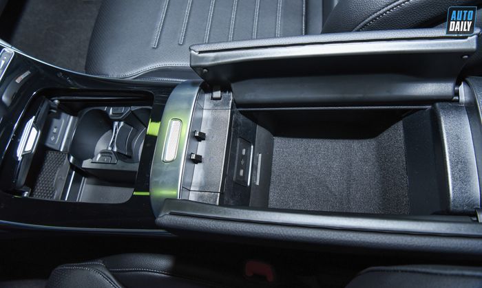 Ảnh chi tiết Mercedes-Benz C300 AMG First Edition 2022 tại đại lý c300-amg-fe-2022-8.jpg