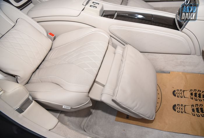 Mercedes-Maybach S650 Pullman - Sedan siêu sang dài 6,5 mét trên đường phố Hà Nội Limousine sang trọng cho 'Chủ tịch' Mercedes-Maybach S650 Pullman cỡ nào? dsc-0880.jpg