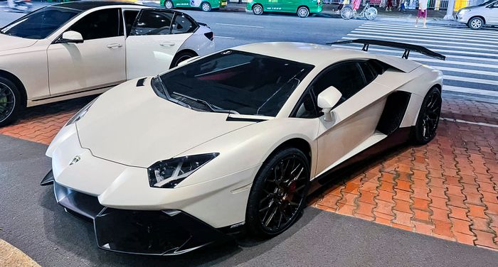 Dàn siêu xe trăm tỷ 'đình đám' 'náo loạn' ở Bình Dương, nhưng không có chiếc McLaren Senna như thường thấy