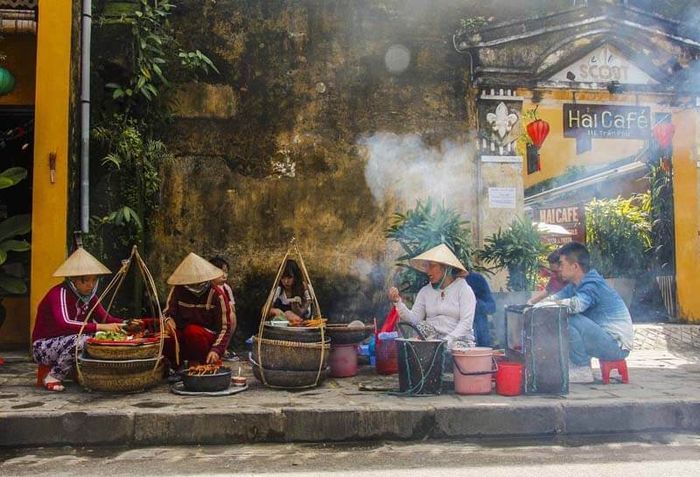 Khám phá hương vị đặc trưng của bún mắm nêm Hội An