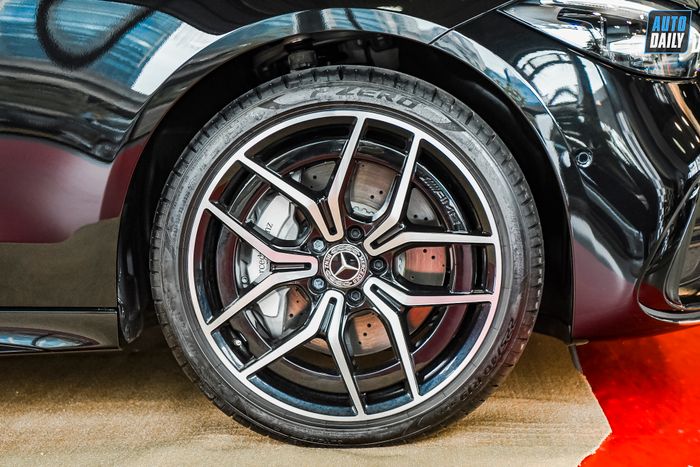 Ảnh chi tiết Mercedes-Benz C300 AMG First Edition 2022 tại đại lý c300-amg-fe-2022-15.jpg