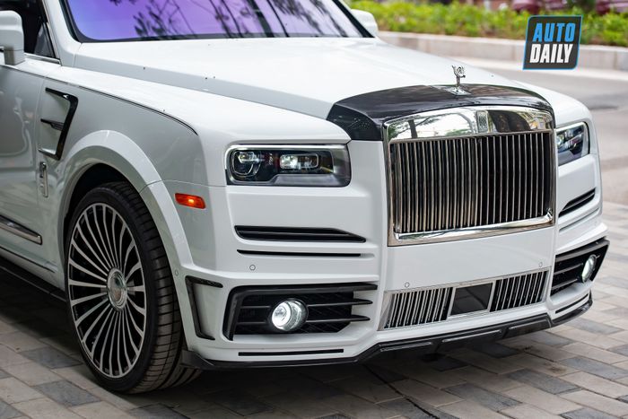 Khám phá chiếc Rolls-Royce Cullinan độ Mansory màu trắng duy nhất tại Việt Nam rolls-royce-cullinan-mansory-Mytour-4.JPG