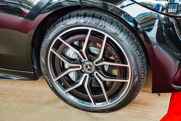 Ảnh chi tiết Mercedes-Benz C300 AMG First Edition 2022 tại đại lý c300-amg-fe-2022-16.jpg