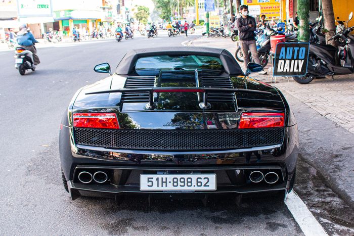 ‘Thay đổi không khí’ bằng cách sở hữu chiếc Lamborghini, ông Đặng Lê Nguyên Vũ ngay lập tức mua chiếc Gallardo Spyder hiếm có lamborghini-gallardo-spyder-performante-qua-vu-Mytour-16.JPG