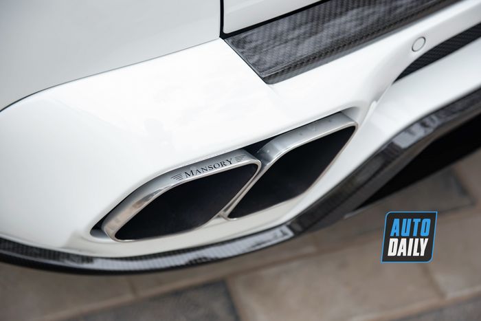 Khám phá chiếc Rolls-Royce Cullinan độ Mansory màu trắng duy nhất tại Việt Nam rolls-royce-cullinan-mansory-Mytour-14.JPG