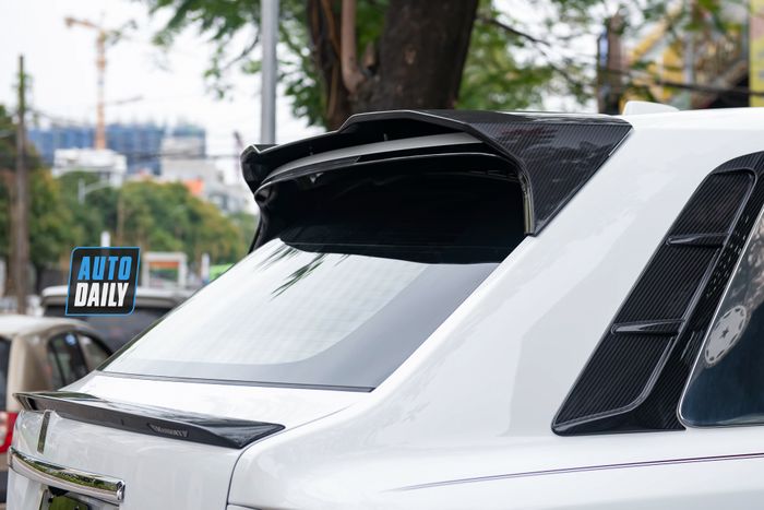 Khám phá chiếc Rolls-Royce Cullinan độ Mansory màu trắng duy nhất tại Việt Nam rolls-royce-cullinan-mansory-Mytour-13.JPG