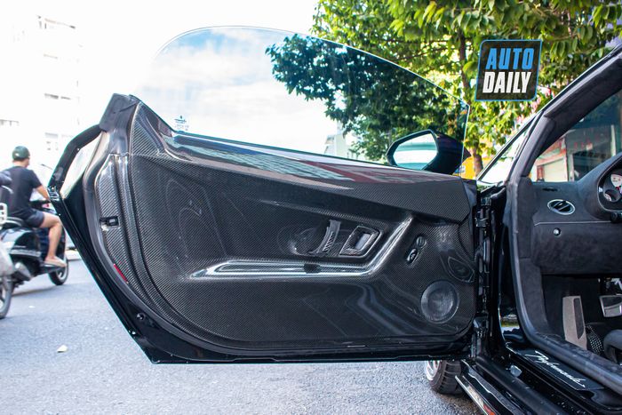 ‘Thay đổi không khí’ bằng cách sở hữu chiếc Lamborghini, ông Đặng Lê Nguyên Vũ ngay lập tức mua chiếc Gallardo Spyder hiếm có lamborghini-gallardo-spyder-performante-qua-vu-Mytour-13.JPG