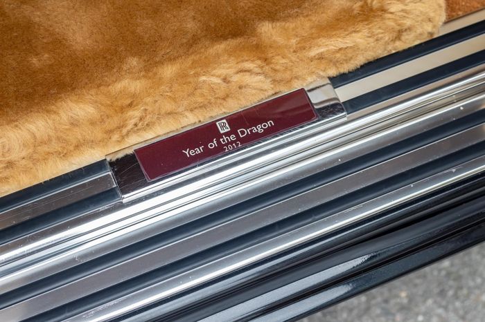 Rolls-Royce Phantom Rồng của 'Bầu' Kiên tái xuất, đón chào 10 năm về Việt Nam 166143786-2669832703204224-1458863654820391427-n.jpeg