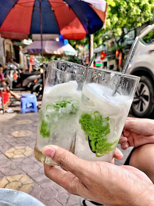 Hãy ngồi lại và thưởng thức đánh giá về chuyến du lịch foodtour Hải Phòng từ Mytour.vn bạn nhé!