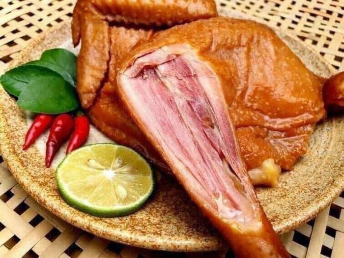Gà xông khói Jơ Rai, món đặc sản không thể bỏ qua khi đến Gia Lai