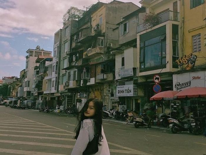Trải nghiệm vui chơi tại Phố đi bộ Hải Phòng trong chuyến du lịch khám phá đất cảng.