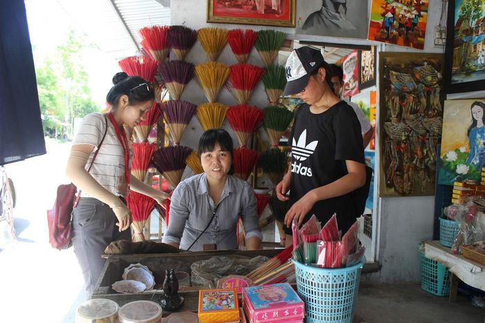 Trước làng hương Thủy Xuân, một vẻ đẹp không gì sánh được
