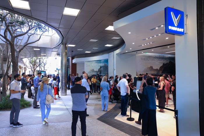 Bức ẢNH NÓNG: VinFast Store chính thức mở cửa tại Mỹ store-opening-3.jpg