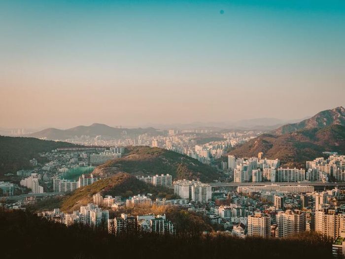 Trải nghiệm bình yên tại Làng Hanok Bukchon với khung cảnh dịu dàng như bài thơ