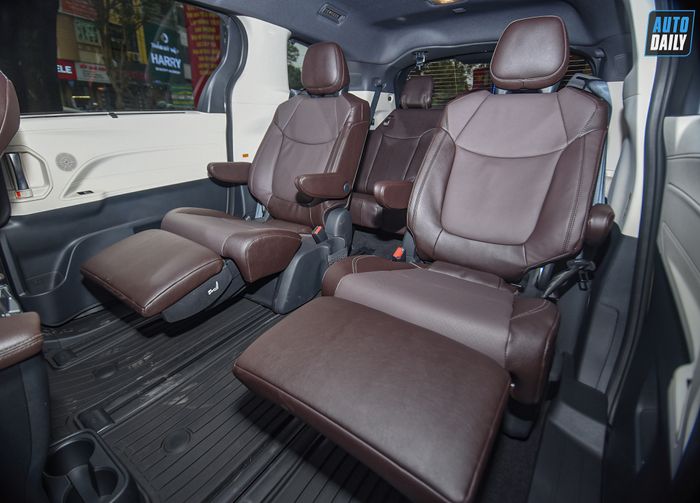 Toyota Sienna Platinum Hybrid 2022 với giá trên 4 tỷ và biển số đẹp tại Quảng Ninh. Thêm nữa, thông tin về Toyota Sienna 2021 nhập Mỹ giá trên 4 tỷ tại Việt Nam.