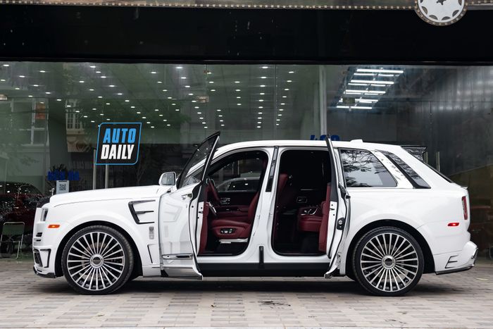 Khám phá chiếc Rolls-Royce Cullinan độ Mansory màu trắng duy nhất tại Việt Nam rolls-royce-cullinan-mansory-Mytour-16.JPG