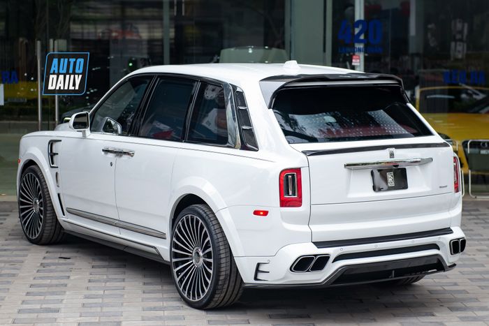 Khám phá chiếc Rolls-Royce Cullinan độ Mansory màu trắng duy nhất tại Việt Nam rolls-royce-cullinan-mansory-Mytour-33.JPG