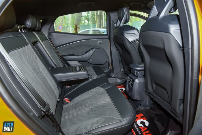 Thông tin chi tiết về chiếc xe điện Ford Mustang Mach-E GT đầu tiên tại Việt Nam adt-5224.jpg