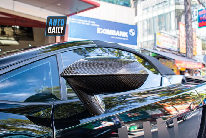 ‘Thay đổi không khí’ bằng cách sở hữu chiếc Lamborghini, ông Đặng Lê Nguyên Vũ ngay lập tức mua chiếc Gallardo Spyder hiếm có lamborghini-gallardo-spyder-performante-qua-vu-Mytour-5.JPG