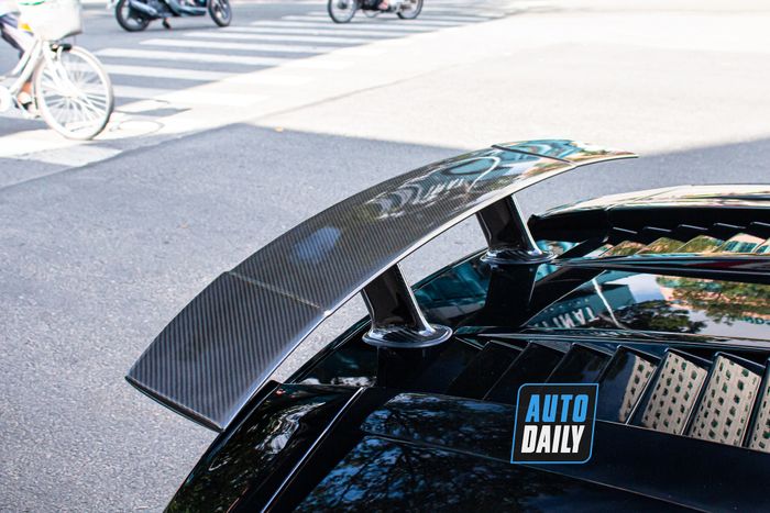 ‘Thay đổi không khí’ bằng cách sở hữu chiếc Lamborghini, ông Đặng Lê Nguyên Vũ ngay lập tức mua chiếc Gallardo Spyder hiếm có lamborghini-gallardo-spyder-performante-qua-vu-Mytour-6.JPG