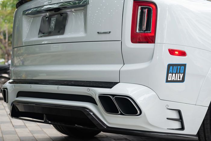 Khám phá chiếc Rolls-Royce Cullinan độ Mansory màu trắng duy nhất tại Việt Nam rolls-royce-cullinan-mansory-Mytour-12.JPG