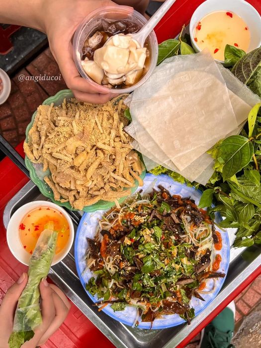 Một ngày khám phá Tour Ăn Hải Phòng cùng các bạn thân cực kỳ thú vị
