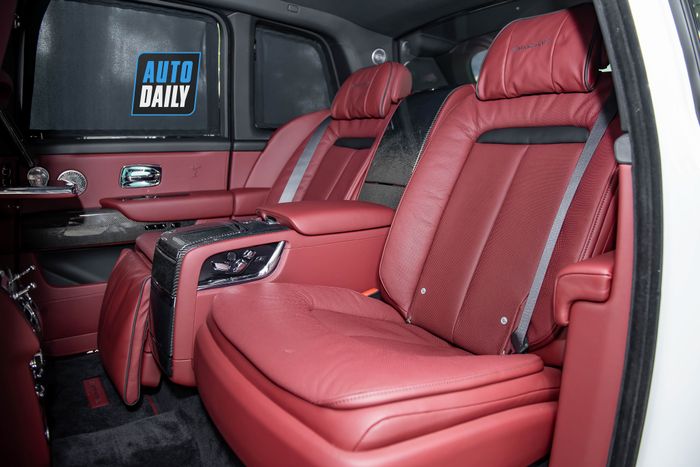 Khám phá chiếc Rolls-Royce Cullinan độ Mansory màu trắng duy nhất tại Việt Nam rolls-royce-cullinan-mansory-Mytour-25.JPG