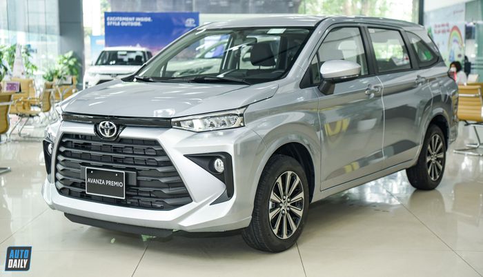 Xem gần Toyota Avanza Premio 2022 có giá 588 triệu tại đại lý adt-4922.jpg