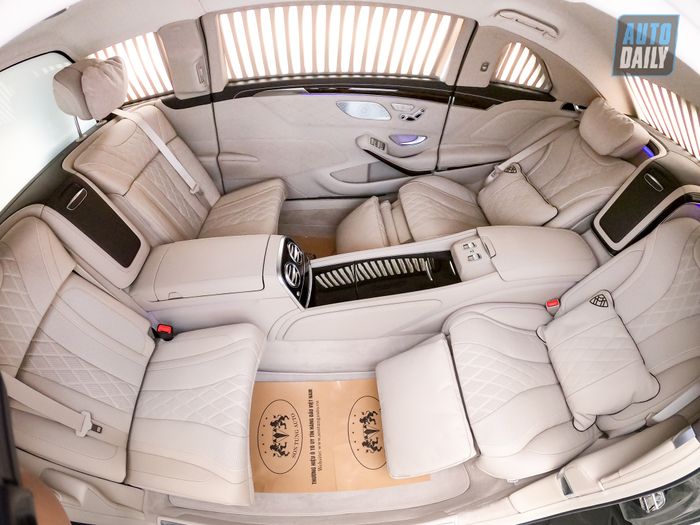 Mercedes-Maybach S650 Pullman - Sedan siêu sang dài 6,5 mét trên đường phố Hà Nội Limousine sang trọng dành cho 'Chủ tịch' Mercedes-Maybach S650 Pullman cỡ nào? gopr7951.jpg
