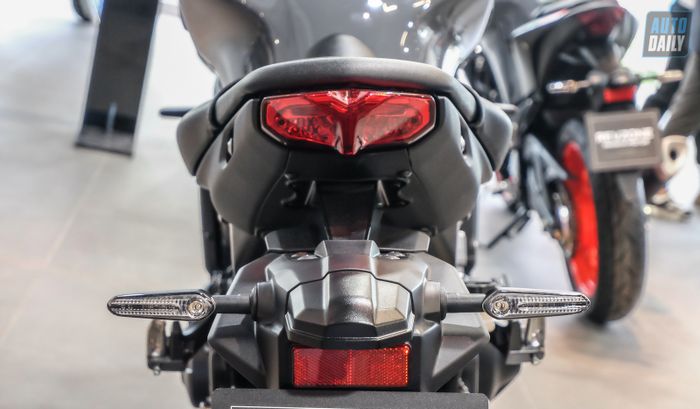 Khám phá chi tiết về Yamaha MT-09 2021 với giá từ 345 triệu đồng Yamaha MT-09 (13).jpg