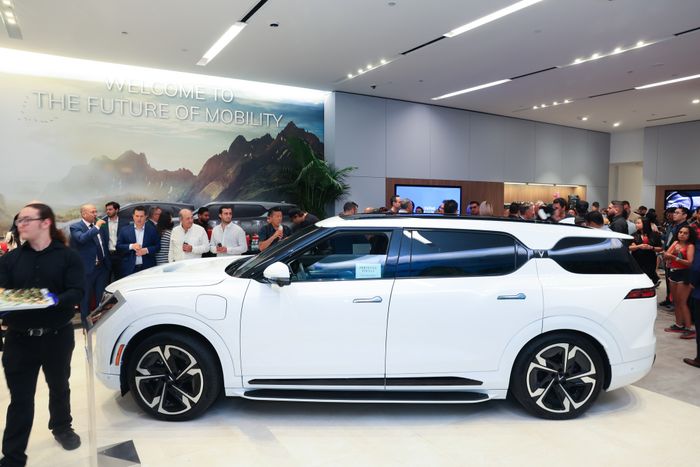 Bức ẢNH NÓNG: VinFast Store chính thức mở cửa tại Mỹ showroom-vinfast-4.jpg