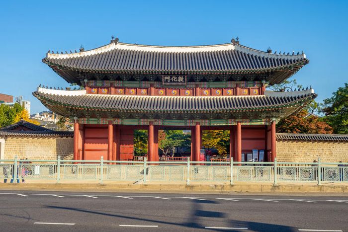 Trải nghiệm vẻ uy nghi và tráng lệ của cung điện Changdeokgung 7