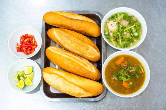 Thưởng thức Bánh mì Lệ phổ biến giữa lòng phố núi Gia Lai 4