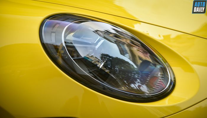 Thưởng thức chiếc Porsche 911 Carrera GTS 2022 đẹp mắt với biển số đẹp tại Hà Nội 5.jpg