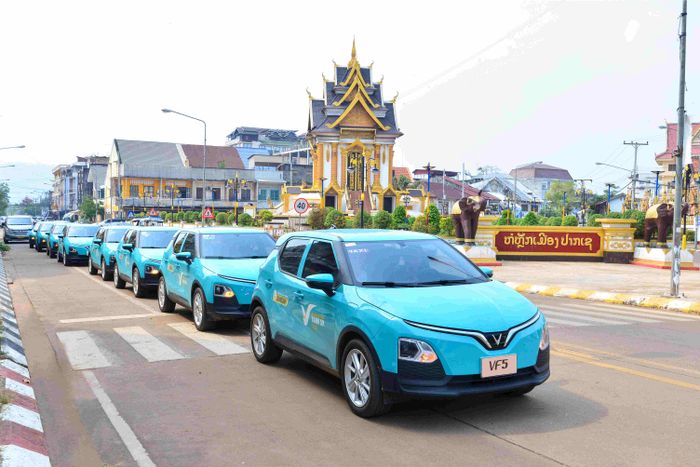 Xanh SM Lào mở dịch vụ taxi điện tại Champasak