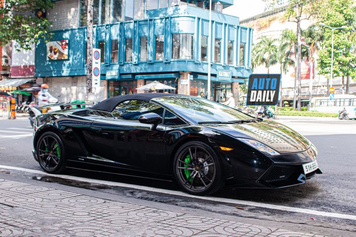 ‘Thay đổi không khí’ bằng cách sở hữu chiếc Lamborghini, ông Đặng Lê Nguyên Vũ ngay lập tức mua chiếc Gallardo Spyder hiếm có lamborghini-gallardo-spyder-performante-qua-vu-Mytour-17.JPG