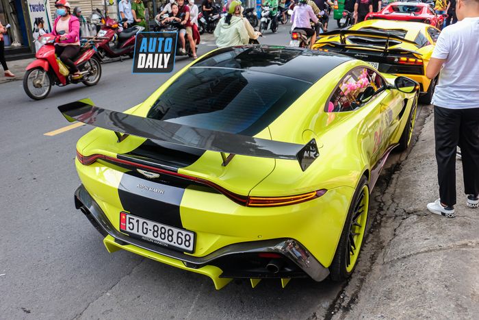 Dàn siêu xe trăm tỷ 'không lối thoát' ở Bình Dương, không có McLaren Senna như thường thấy dan-sieu-xe-tram-ty-ve-binh-duong-Mytour-7.JPG