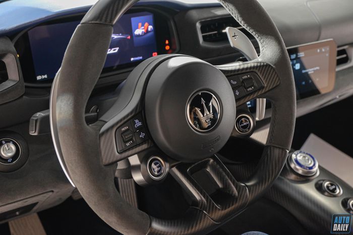Maserati MC20 chính hãng đầu tiên về Việt Nam, có giá bán trên 16 tỷ đồng Maserati MC20 (13).jpg