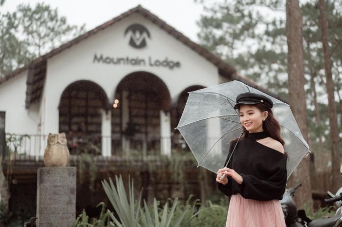 Hãy đến Mountain Lodge Restaurant để thưởng thức đặc sản Kon Tum một cách thoải mái như ở nhà.