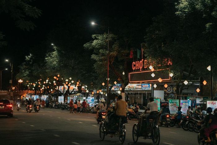 Chợ Đông Ba - Dấu ấn văn hóa của Huế khi đêm về 2