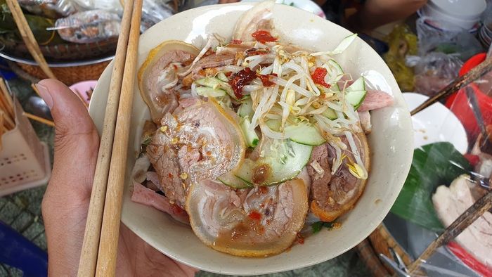 Hương vị độc đáo của bún mắm nêm từ xứ Huế mơ mộng