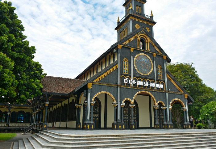 Trải nghiệm du lịch Kon Tum để khám phá vẻ đẹp hoang sơ của miền núi