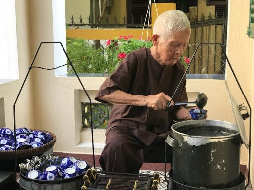 Top 10 món ăn vặt Hội An ngon lạc lối 24