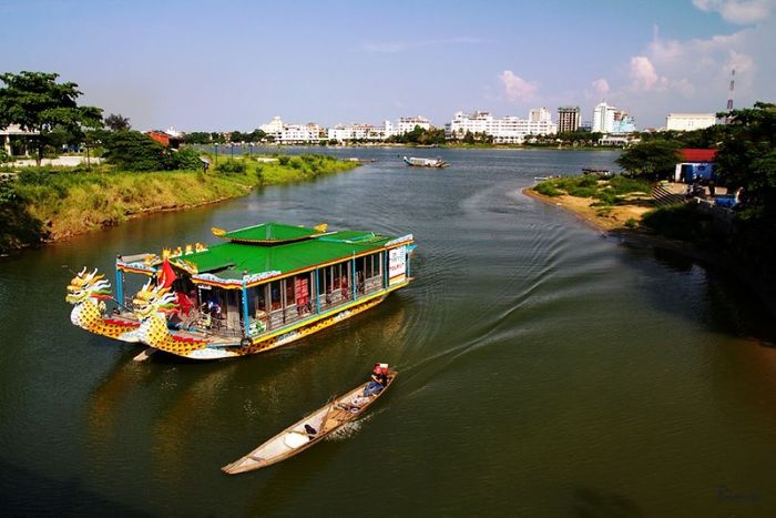 Cách chọn dịch vụ du lịch ở Huế ngon, bổ, rẻ 6