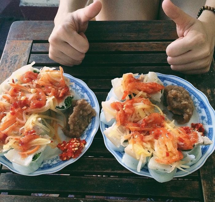 Bánh cuốn tôm chua - Vị ngon truyền thống của cung đình Huế