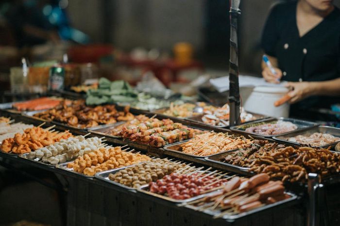Cuộc sống sôi động của Huế khi đêm về tại Chợ Đông Ba 10