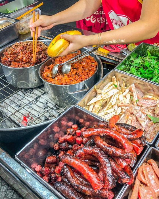Liệt kê các món ngon đêm ở Huế dành cho buổi tụ tập đêm thú vị
