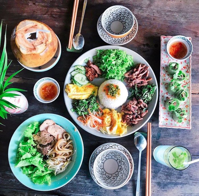 Trong giấc mơ, Người Âm Phủ bay đến Cố Đô để thưởng thức Cơm Âm Phủ Huế 10.