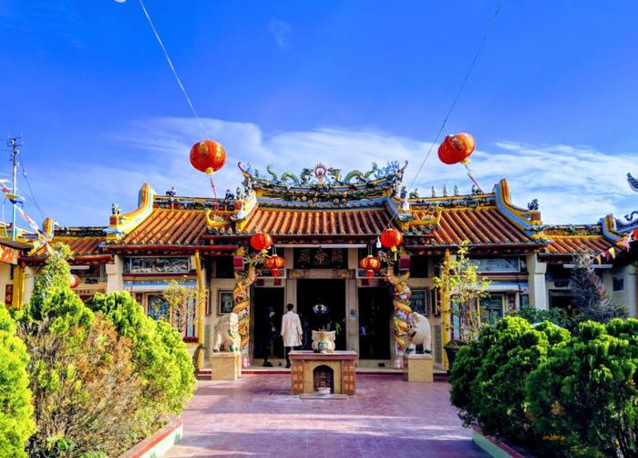 Trải nghiệm Du lịch Rạch Giá và khám phá những ngôi chùa cổ kính 7